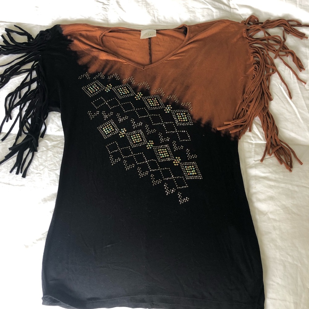 VOCAL women’s ss embellished top w/fringe.  Size S